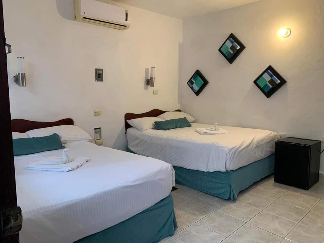 Hotel Hermanos Aguilar Cozumel Bagian luar foto
