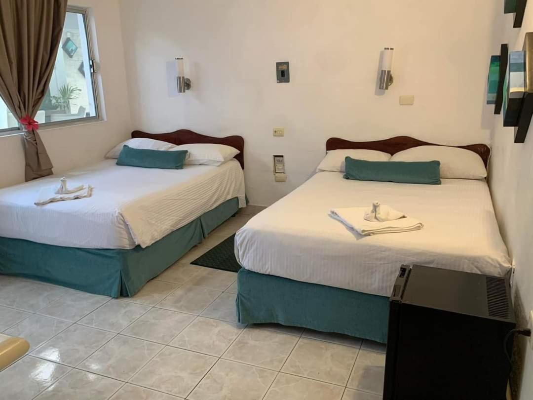 Hotel Hermanos Aguilar Cozumel Bagian luar foto